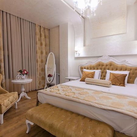 Iberia Palace Hotel Zugdidi Kamer foto