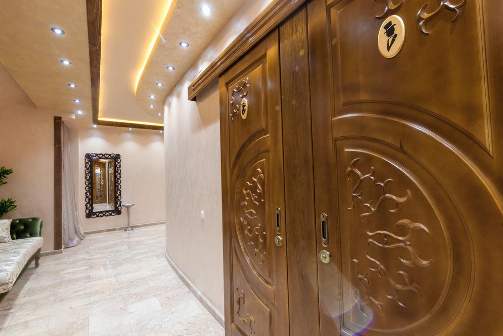 Iberia Palace Hotel Zugdidi Buitenkant foto