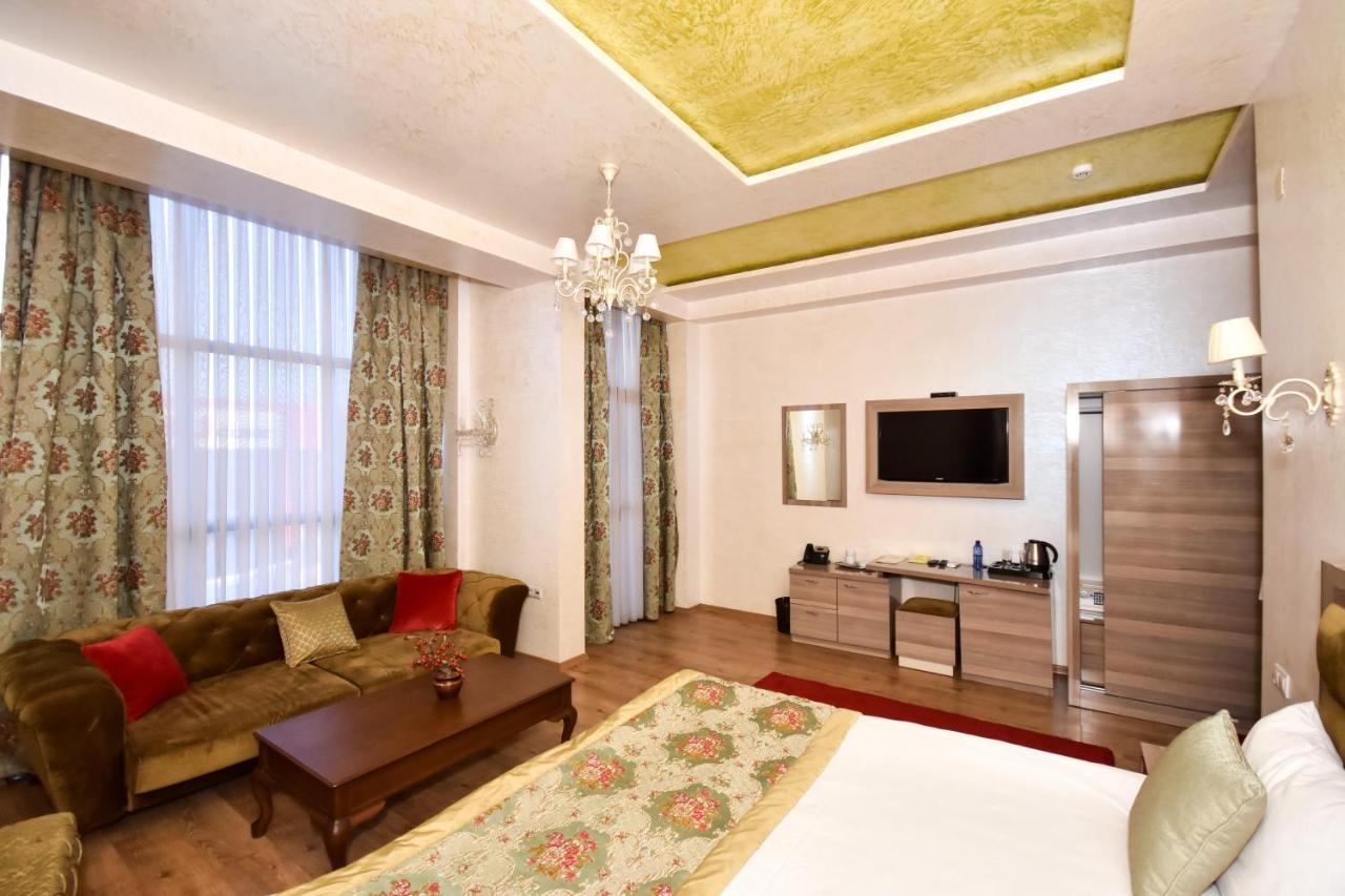 Iberia Palace Hotel Zugdidi Buitenkant foto