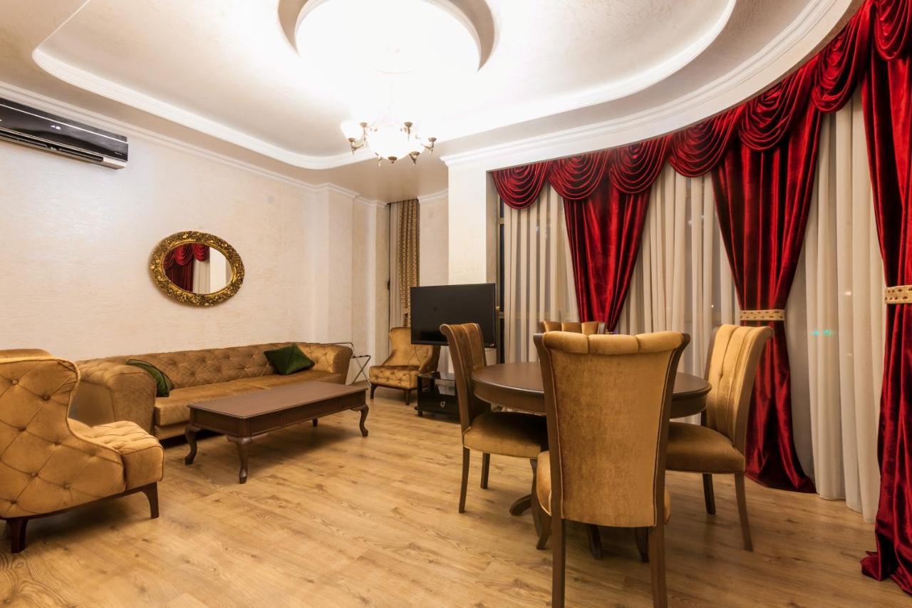 Iberia Palace Hotel Zugdidi Buitenkant foto