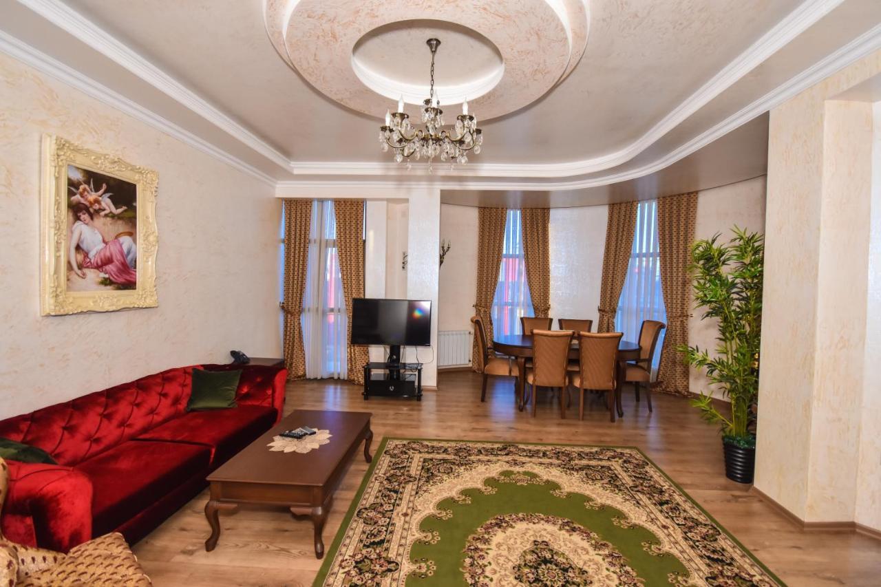 Iberia Palace Hotel Zugdidi Buitenkant foto