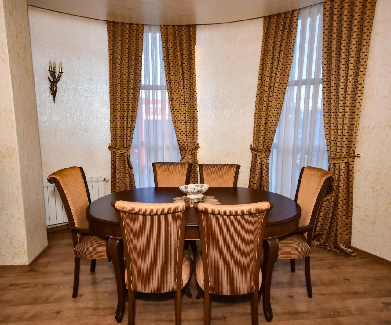 Iberia Palace Hotel Zugdidi Buitenkant foto
