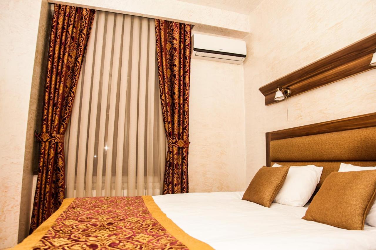 Iberia Palace Hotel Zugdidi Buitenkant foto